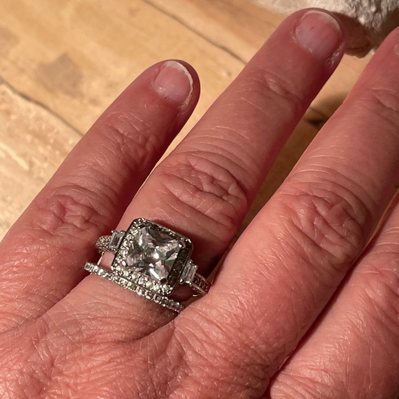 Diamonelle ring - Picture 8 of 9